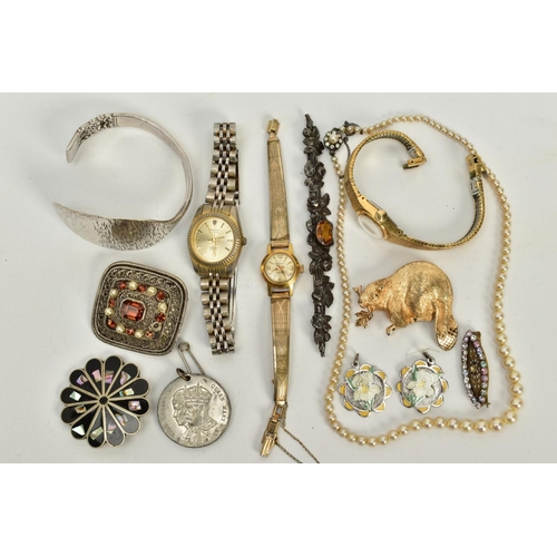 119 - A SMALL QUANTITY OF JEWELLERY, to include three wristwatches such as ladies Seiko, gold dial, baton ... 