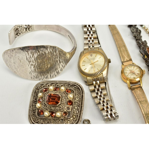 119 - A SMALL QUANTITY OF JEWELLERY, to include three wristwatches such as ladies Seiko, gold dial, baton ... 