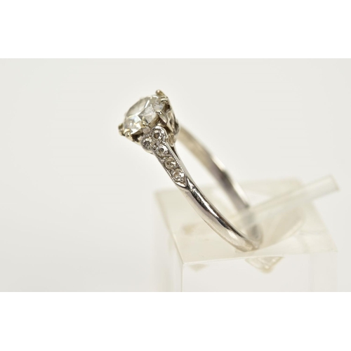 129 - AN EARLY 20TH CENTURY DIAMOND RING, centering on a transitional cut diamond, estimated weight 0.90ct... 