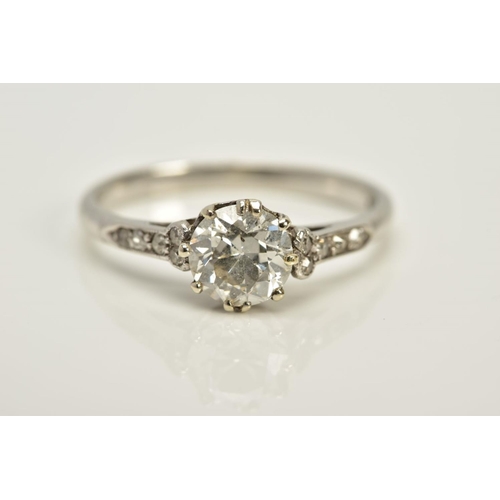 129 - AN EARLY 20TH CENTURY DIAMOND RING, centering on a transitional cut diamond, estimated weight 0.90ct... 