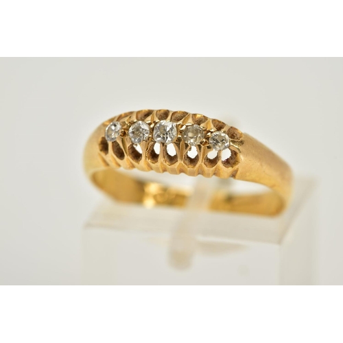 2 - AN EARLY TWENTIETH CENTURY 18CT GOLD FIVE STONE DIAMOND RING, designed with five claw set old cut di... 