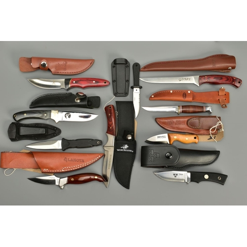 275 - A NUMBER OF SHEATH KNIVES EACH WITH A HOLSTER comprising of Crazy River, two x Elk Ridge, Lakota, TK... 