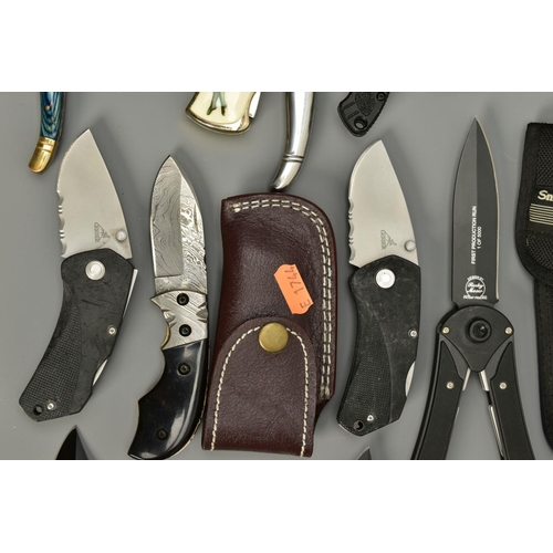 276 - A NUMBER OF LOCK KNIVES consisting of three x Smith & Wesson model Military & Police, Smith & Wesson... 