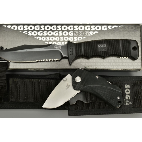 282 - A COLLECTION OF BOXED KNIVES consisting of Smith & Wesson lock knife in sheath, an American Lynxlite... 