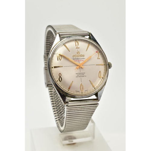 29 - A GENTLEMANS ATLANTIC WORLDMASTER WRISTWATCH, silver dial, Arabic and baton markers, dial signed 'At... 