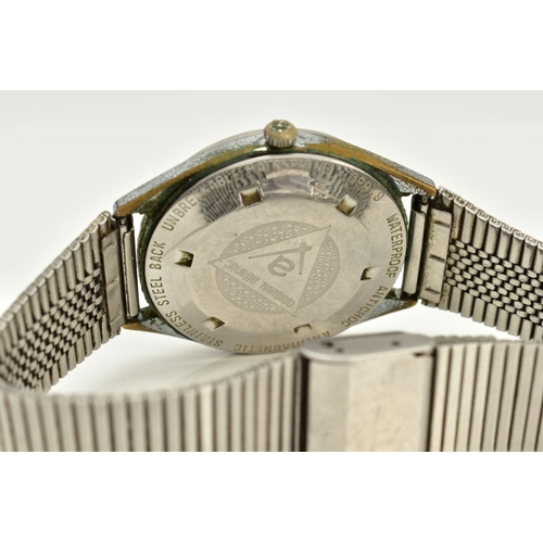 29 - A GENTLEMANS ATLANTIC WORLDMASTER WRISTWATCH, silver dial, Arabic and baton markers, dial signed 'At... 