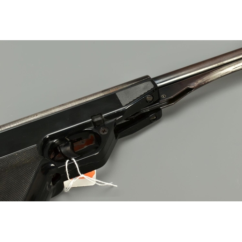 290 - A .177'' EL GAMO AIR PISTOL serial number 692233, it is fitted with an adjustable rear sight and hoo... 