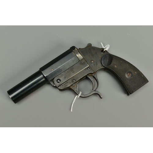 291 - A 27MM GERMAN 'LKEUCHTPISTOLE 34', WWII flare pistol serial number 2045C, bearing the German arsenal... 