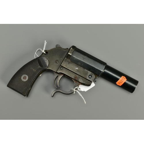 291 - A 27MM GERMAN 'LKEUCHTPISTOLE 34', WWII flare pistol serial number 2045C, bearing the German arsenal... 