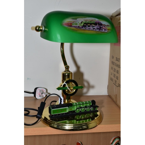 363 - A LIMITED EDITION BRADFORD EXCHANGE 'FLYING SCOTSMAN' TABLE LAMP, No 1490/4472, height 34cm with a b... 