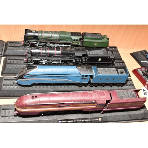 370 - TEN DISPLAY MODELS OF STEAM AND DIESEL LOCOMOTIVES, nine plastic models on tracks of 00 gauge size w... 