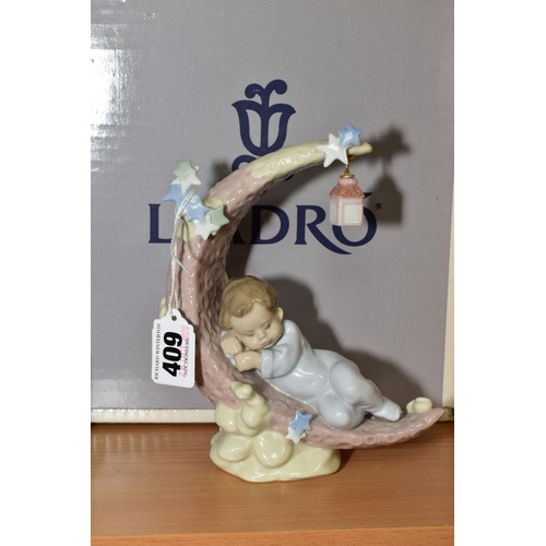 409 - A BOXED LLADRO FIGURE 'HEAVENLY SLUMBER', No. 6479, designed by Antonio Ramos, height 17.5cm