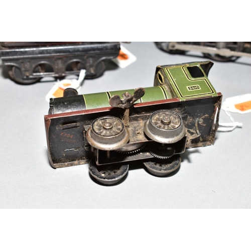 420 - A KARL BUB TINPLATE CLOCKWORK LOCOMOTIVE AND TENDER, 0-4-0 locomotive with permanent key, playworn c... 