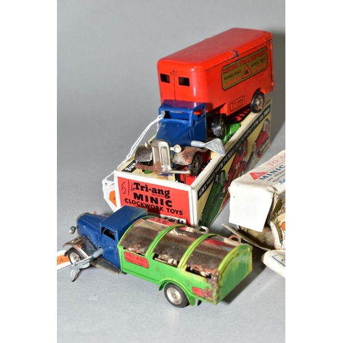 439 - A BOXED TRI-ANG MINIC MECHANICAL HORSE AND PANTECHNICON NO. 30M, blue cab with red trailer, gold Min... 