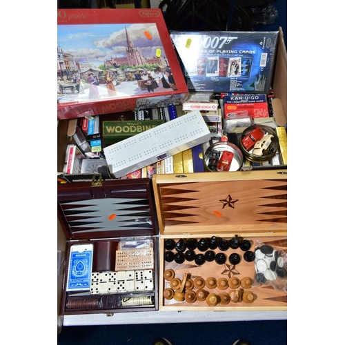 492 - A BOX AND LOOSE VARIOUS GAMES, PLAYING CARDS etc, to include chess set, draughts, games compendium, ... 