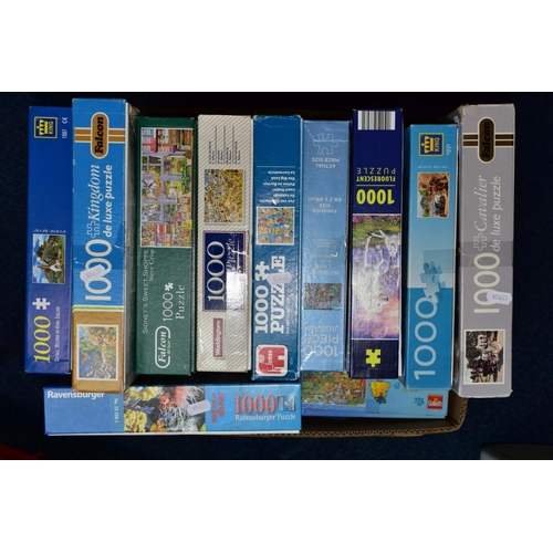 571 - A COLLECTION OF MODERN BOXED JIGSAW PUZZLES, examples by Waddington, King, W.H.Smith, Jumbo, Ravensb... 