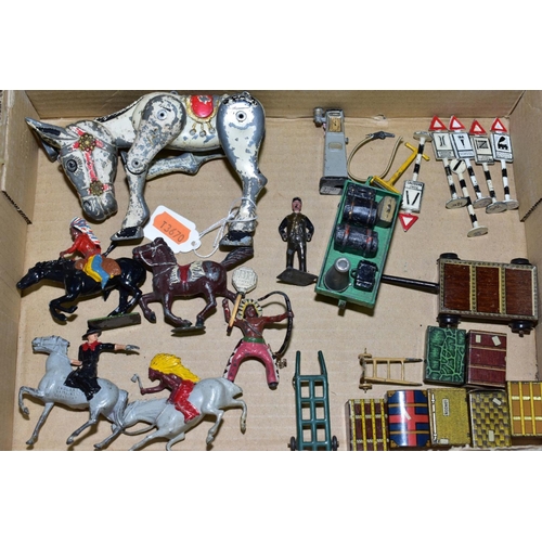 577 - A QUANTITY OF ASSORTED HOLLOWCAST AND OTHER FIGURES AND ACCESSORIES, to include Britains Royal Corps... 