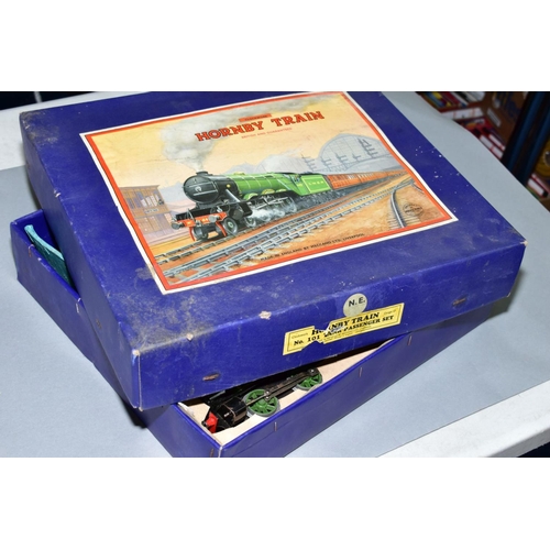 585 - A BOXED HORNBY 0 GAUGE CLOCKWORK TANK PASSENGER TRAIN SET, No 101, comprising locomotive No 460, L.N... 