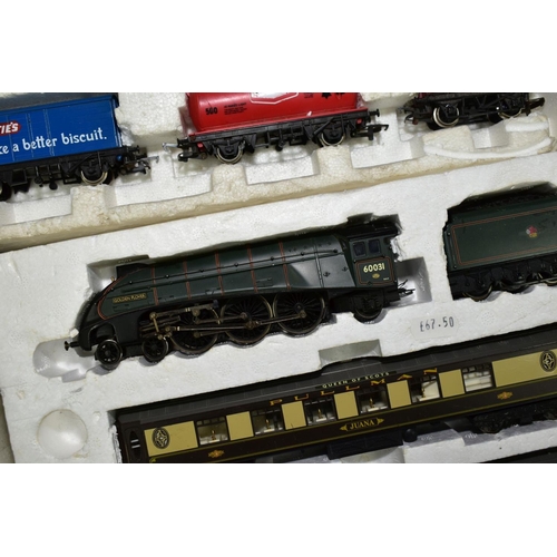 591 - A BOXED HORNBY RAILWAYS 00 GAUGE G.W.R. BRANCH PASSENGER SET, No R788, comprising class 101 Holden t... 