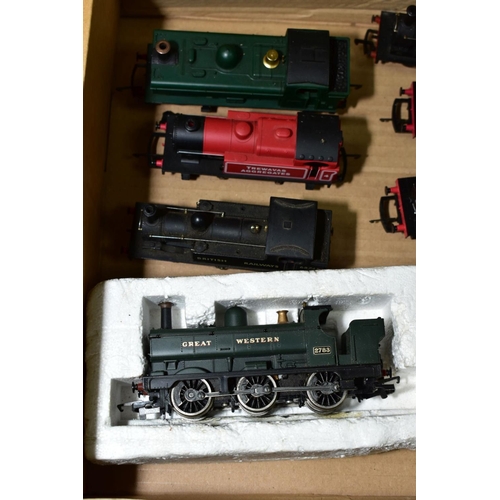 596 - A QUANTITY OF UNBOXED AND ASSORTED O0 GAUGE LOCOMOTIVES, Airfix, Tri-ang, Hornby, Mainline and Lima,... 