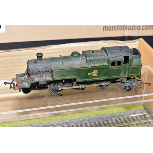 596 - A QUANTITY OF UNBOXED AND ASSORTED O0 GAUGE LOCOMOTIVES, Airfix, Tri-ang, Hornby, Mainline and Lima,... 