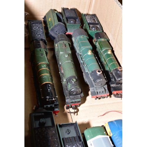 596 - A QUANTITY OF UNBOXED AND ASSORTED O0 GAUGE LOCOMOTIVES, Airfix, Tri-ang, Hornby, Mainline and Lima,... 