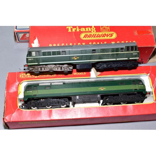 598 - A BOXED HORNBY RAILWAYS OO GAUGE CLASS 47 LOCOMOTIVE, No.D1738, B.R. two tone green livery (R863), a... 