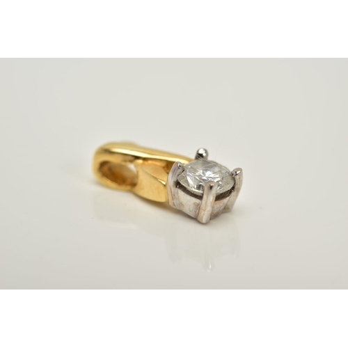 72 - AN 18CT GOLD DIAMOND PENDANT, designed with a claw set, single round brilliant cut diamond, cross ov... 