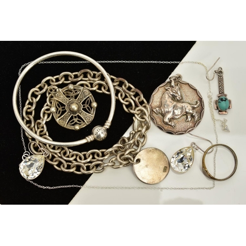 78 - A SMALL SELECTION OF JEWELLERY, to include a curb link chain suspending a plain polished circular fo... 