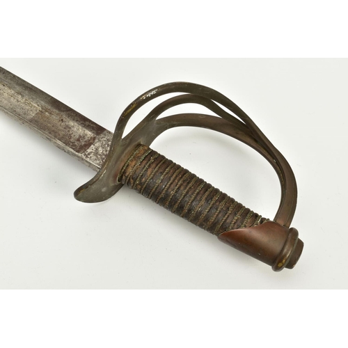 122 - AN EARLY 20TH CENTURY MILITARY STYLE CURVED OFFICERS SWORD, possibly Cavalry, blade is approximately... 