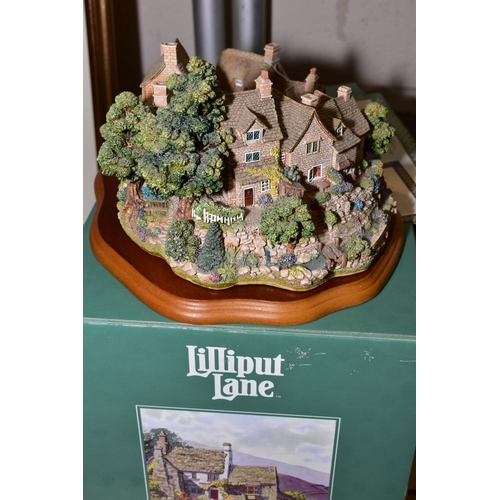 379 - A BOXED LIMITED EDITION LILLIPUT LANE SCULPTURE, 'Chipping Coombe' 779, No 2646/3000, with certifica... 