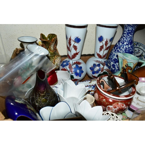 556 - FIVE BOXES AND LOOSE CERAMICS, GLASSWARE AND METALWARE, including a Susie Atkins for Le Don pottery ... 