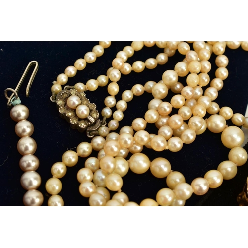 56 - A SMALL QUANTITY OF JEWELLERY, to include a graduated double strand cultured pearl necklace, fitted ... 