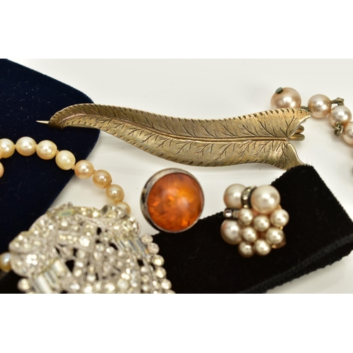 56 - A SMALL QUANTITY OF JEWELLERY, to include a graduated double strand cultured pearl necklace, fitted ... 