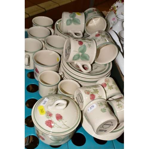 565 - A BOX AND LOOSE CERAMICS, including Wedgwood 'Raspberry Cane' pattern tea and coffee wares, assorted... 