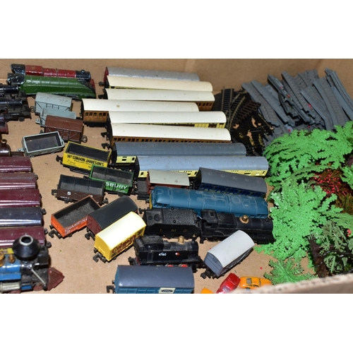 590 - A QUANTITY OF UNBOXED AND ASSORTED N GAUGE MODEL RAILWAY ITEMS, to include Graham Farish class 4P Co... 