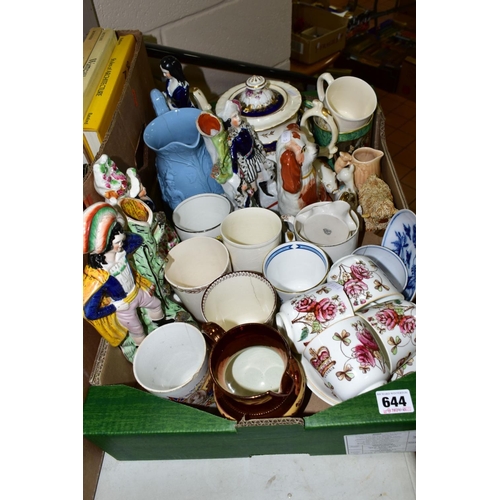 644 - A GROUP OF CERAMICS, to include crested wares, W H Goss lustre chamberstick, Royal commemorative mug... 