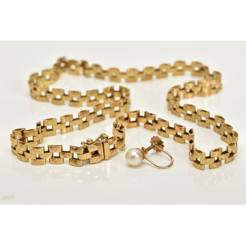 74 - A 9CT GOLD CHAIN AND A SINGLE EARRING, the gate chain fitted to an integrated box clasp, 9ct gold Bi... 