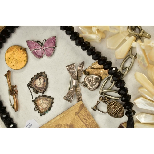 85 - A MIXED LOT OF VICTORIAN AND EDWARDIAN ITEMS, to include a silver Edwardian floral engraved bow broo... 