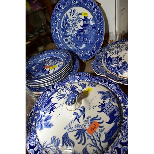 433 - A SMALL GROUP OF BURLEIGH WARE WILLOW PATTERN BLUE AND WHITE DINNER WARES, comprising a graduated se... 