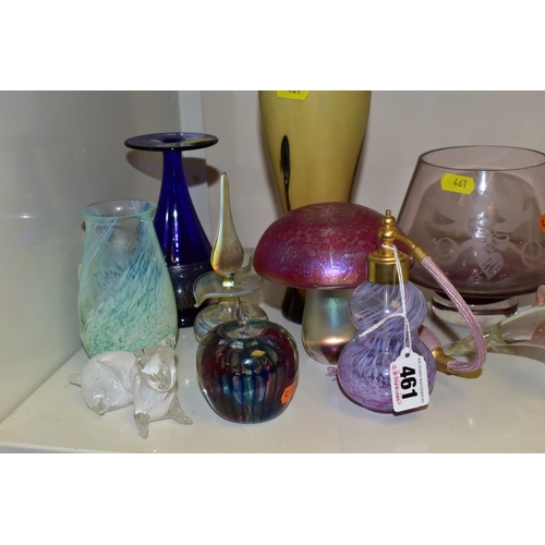 461 - A SMALL GROUP OF COLOURED GLASSWARE, including a Swedish 'Grana Glas' cat, (sd to tail), an Adrian S... 