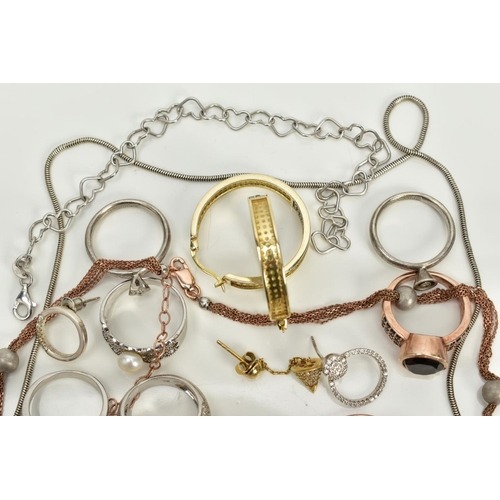 105 - A SELECTION OF JEWELLERY, to include a pair of gold tone, colourless stone set hoop earrings, stampe... 