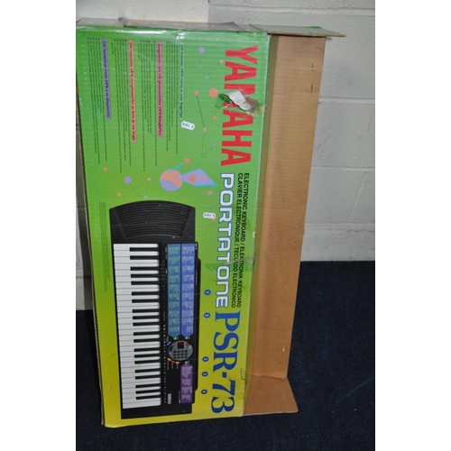 1136 - A YAMAHA KEYBOARD in box with PSU, an Active Sport easy pitch tent, two vintage golf bags and three ... 