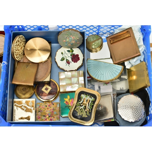 120 - A QUANTITY OF COMPACTS WITH SPARES, REPAIRS AND PARTS, to include a number of 'Stratton' compacts of... 