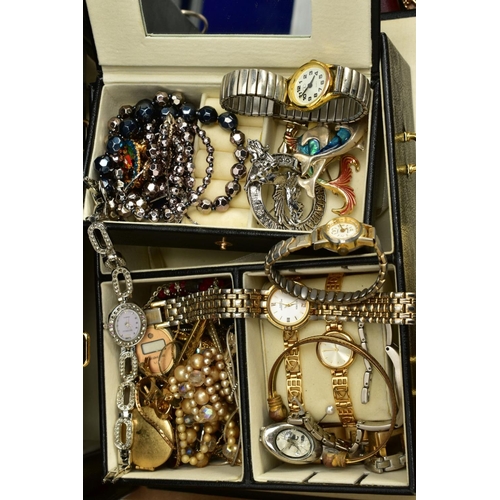 124 - A SELECTION OF MAINLY COSTUME JEWELLERY, to include a small quantity of silver jewellery pieces such... 