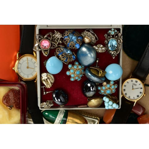 153 - A MISCELLANEOUS COLLECTION, to include various costume jewellery items, watches and a wooden jewelle... 