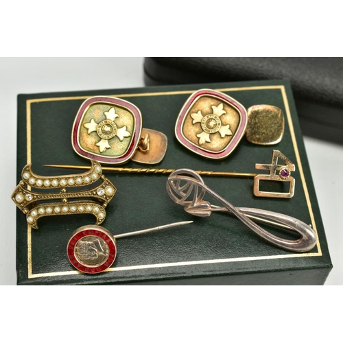 171 - A SELECTION OF ITEMS, to include a yellow metal '40th' hat pin set with a single ruby, stamped 9ct, ... 