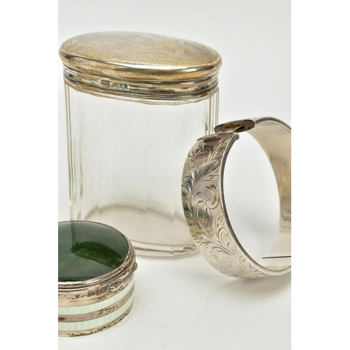 176 - A SMALL QUANTITY OF SILVER ITEMS, to include a foliate engraved hinged bangle, hallmarked Birmingham... 