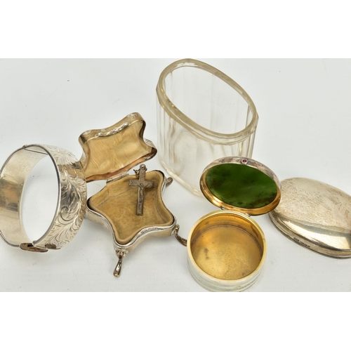 176 - A SMALL QUANTITY OF SILVER ITEMS, to include a foliate engraved hinged bangle, hallmarked Birmingham... 