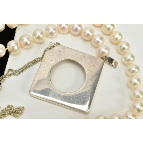 20 - THREE ITEMS OF JEWELLERY, to include a fresh water cultured pearl necklace and matching bracelet, ea... 